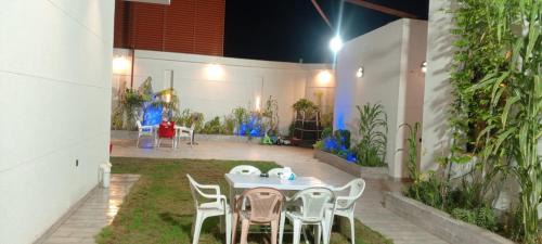 Al Kura Ski Chalet | استراحة غريس الجديدة