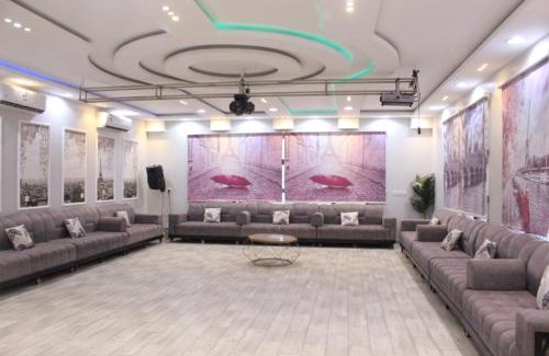 Az Zulfi Ski Chalet | شاليهات ديم لايت