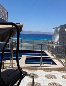 Haql Ski Chalet | شاليهات لودج