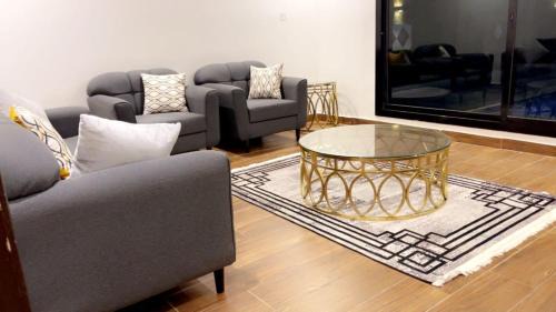 Al Riyadh House | شاليه ريفال VIP