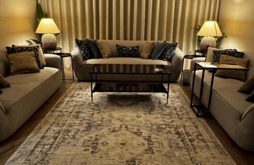 Riyadh Ski Chalet | شاليه كريستال القيروان Crystal