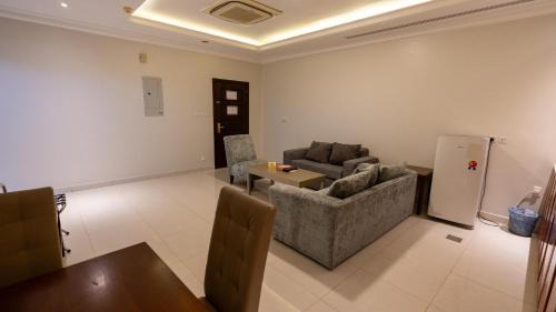 Al Ulaya Hotel | شركة حديقة لينا للشقق المخدومة - 5