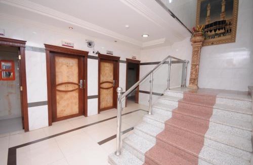 Al Aziziyah Apartment | شركة مون تري للشقق المخدومة