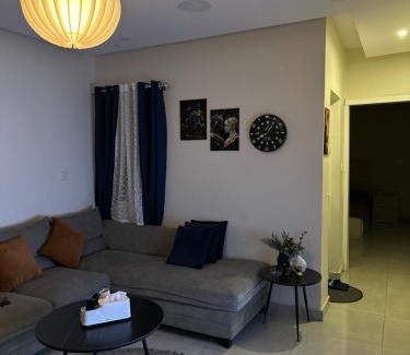 Al Khobar Apartment | شقة بصالة وغرفة نوم لشخصين