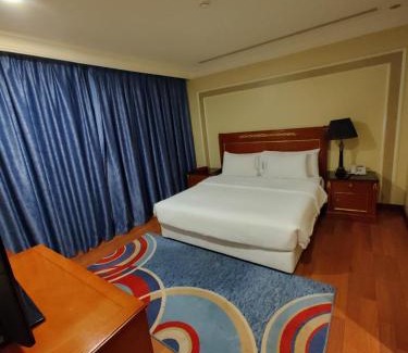 Al Ulaya Hotel | فندق كارم العليا