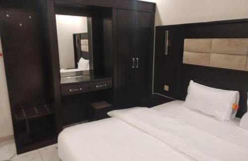 Al Kura Hotel | كازا رست للوحدات السكنية