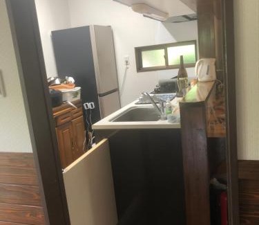 Akune Apartment | おこさま連れ限定一棟貸し的場邸