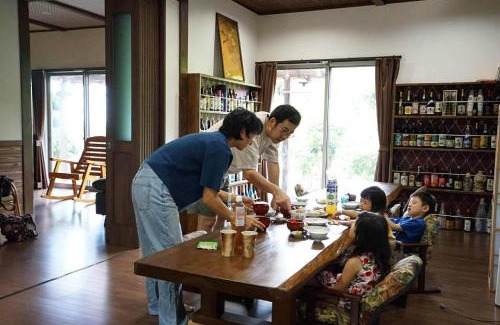 Akune Apartment | おこさま連れ限定一棟貸し的場邸