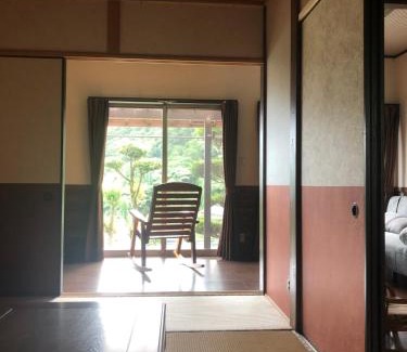 Akune Apartment | おこさま連れ限定一棟貸し的場邸