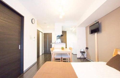 Shiroishi Apartment | ようこそ札幌へ! 大通公園まで地下鉄10分 定員6名 fireTV完備 1階はセコマ