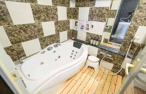 Chuo Apartment | アクセス&コスパ最高!徒歩 本町駅5分! 広々デザイナーズ1LDK、最大6人!902