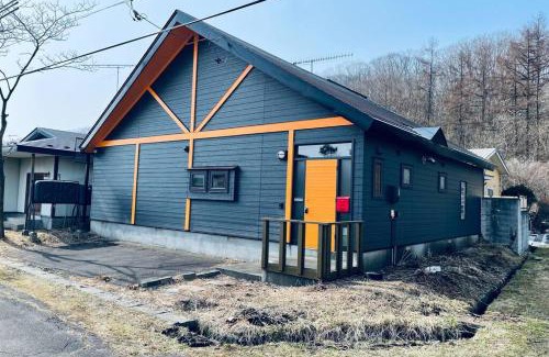 Shiraoi-cho House | コテージR 広々空間と自然豊かなエリアでRelaxステイ バーベキューセットあり4名様まで同一料金