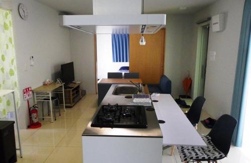 Yonaha Apartment | 与那覇コテージ Yonaha Cottage