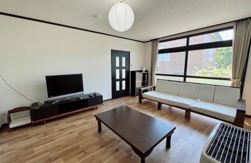 Yuni-cho Apartment | '内装フルリフォーム'一棟貸し l 千歳空港まで30分 l HOKKAIDO l 椴松Todomatsu