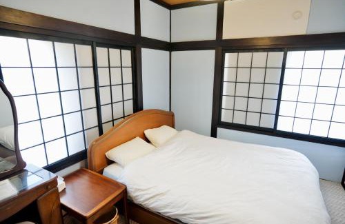 Kosai Apartment | 古民家一棟貸子犬と画家みんなの家