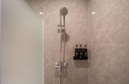 Yangpu Hotel | 唯庭轻居酒店五角场长海医院店