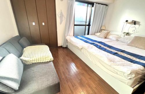 Naniwa Apartment | 大国町駅徒歩3分 なんば駅1駅 最大6名 ロイヤル603