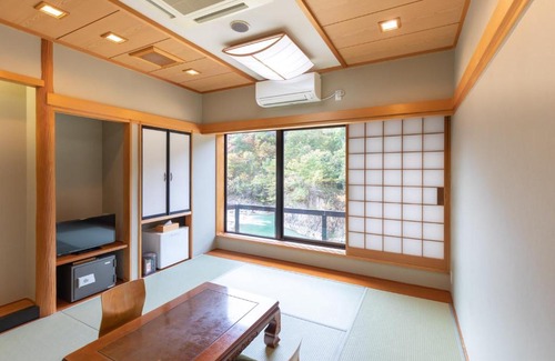 Shirakawa Hotel | 天然温泉白川郷の湯