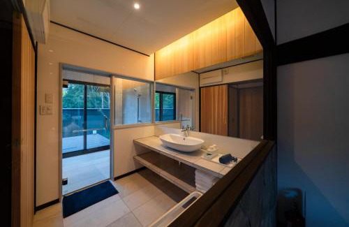 Ukiha House | 小塩の灯り 石垣の別荘