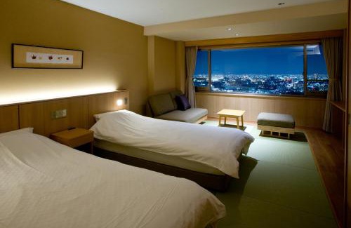 Rurikei Onsen Hotel | 山荘 風の杜 Sanso Kazenomori