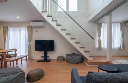 Toyohira Villa | 新屋 札幌中心薄野車程4分鐘 挑高設計客廳 和室空間 可停車2台 高速WiFi 豐平川河岸旁