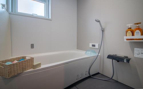 Shiroishi House | 新屋 JR白石站徒步5分鐘 高速Wi-Fi 廁所x2 浴室x1 可停車2台 徒步可到超市