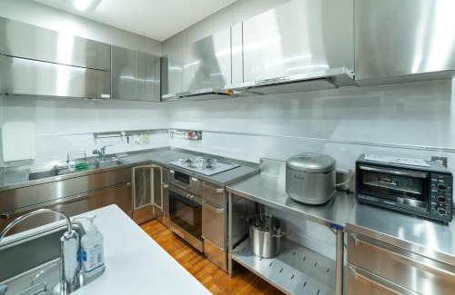 Awase Apartment | 最大20名宿泊可能 大型テレビでスポーツ観戦 グループ旅行に最適 KOEI HOUSE in AWASE