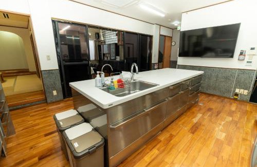 Awase Apartment | 最大20名宿泊可能 大型テレビでスポーツ観戦 グループ旅行に最適 KOEI HOUSE in AWASE