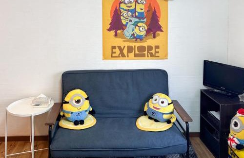 Nishinari Hotel | 林林の民宿-関空直達、minion room 小黄人主题房