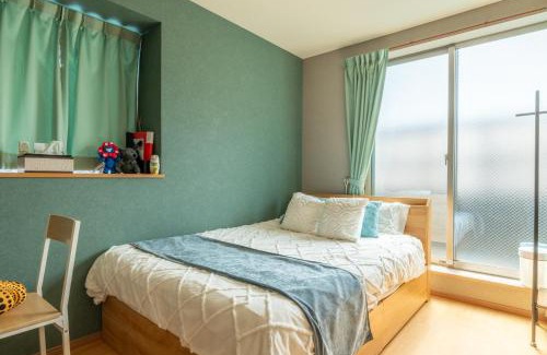 Yodogawa Apartment | 梅田まで電車で5分 1フロア貸切 駅徒歩3分 2024年フルリフォーム 建物3階