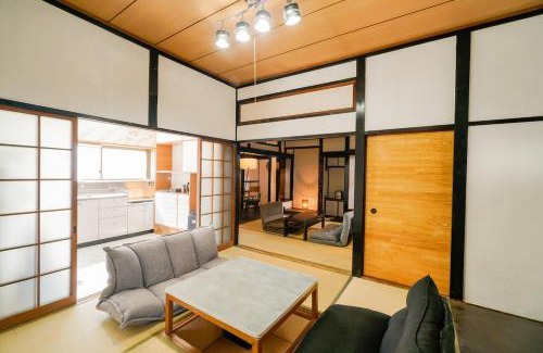 Yahatahigashi Apartment | 灯りの宿