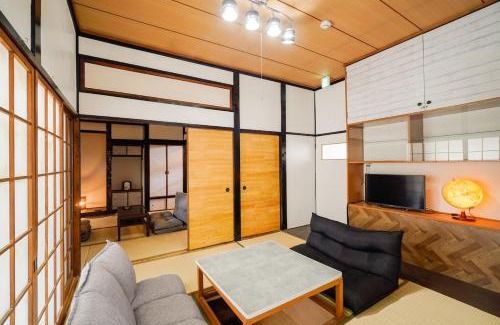 Yahatahigashi Apartment | 灯りの宿