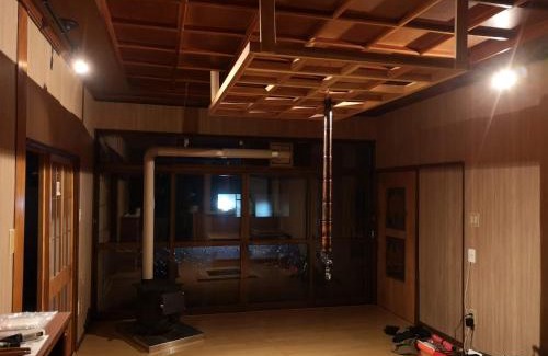 Fujisato-machi Apartment | 白神山地の麓でヤギのいるゲストハウス あわじ商店