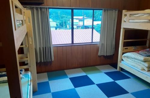 Fujisato-machi Apartment | 白神山地の麓でヤギのいるゲストハウス あわじ商店