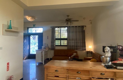 Jinning House | 蘊海背包客民宿 舊事二館 Marine Rose Guesthouse