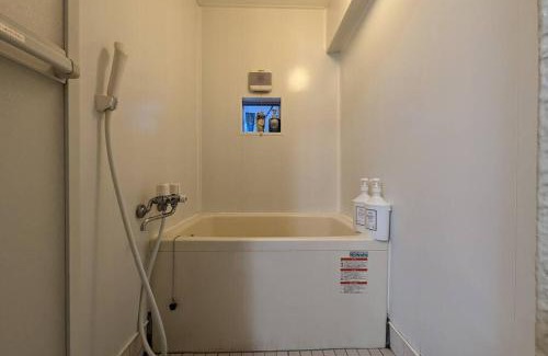 Fushimi Apartment | 【豊和マンション稲荷302号室】伏見稲荷駅徒歩3分!Free Wifi付のお宿!