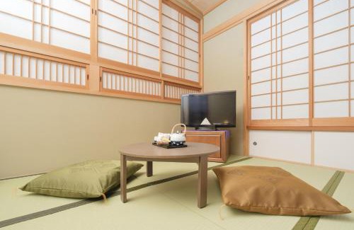 Shinsekai Apartment | 貸切 最大8名 駅近 Tsutenkaku Shinsekai Namba Area