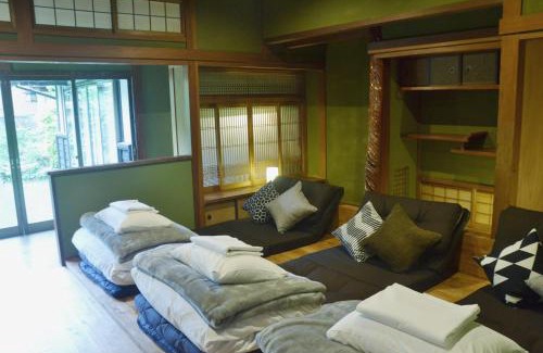 Hikimikyo Onsen House | 野窓 Nomadノマド Tsuwano GuestHouse & Cafe Lounge