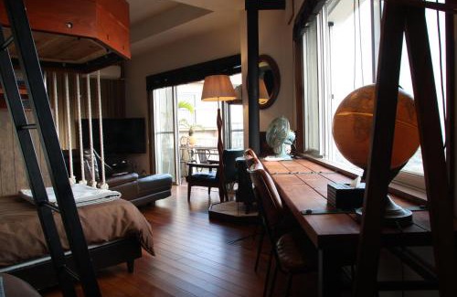 Uezu Bed & Breakfast | 風ばーばーHouse Valhalla