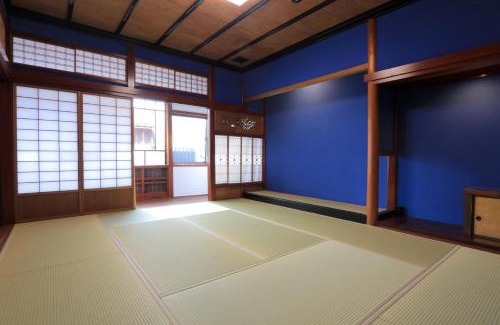 Komatsu Apartment | 龍助25ANNEX Ryusuke25ANNEX