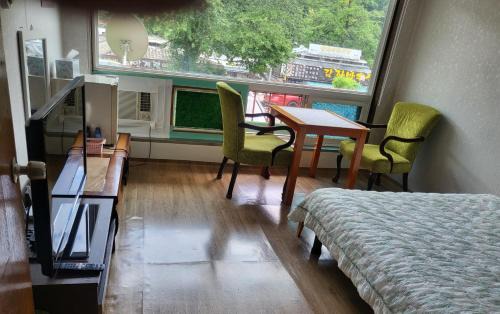 Sokcho Hotel | 오색약수온천모텔 Osaek Hot Spring Motel