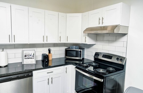 Midtown Apartment | 0.8 miles from Little Caesars Arena, 2 BR with Free Parking