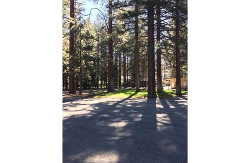 Tahoe Island Apartment | 03-The Tahoe Retro double bed Studio #3