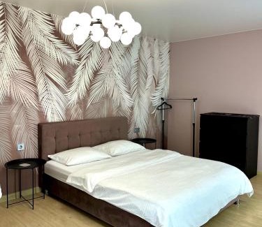 Chernihiv Apartment | 1 кімн квартира ТРоПіКі тихий центр, світло, тепло