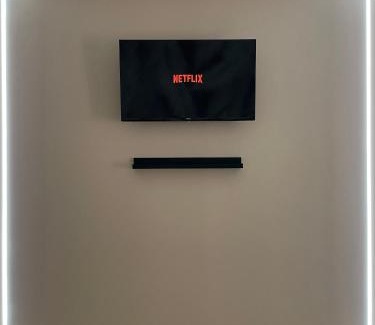 Chernihiv Apartment | 1 кімн квартира ТРоПіКі тихий центр, світло, тепло