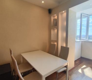 Desnyans'kyi District Apartment | 1/10 вулиця Радунська