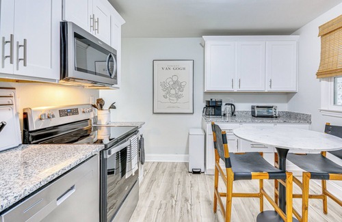 High Point House | 1/2 Mi to High Point University: Quaint Abode!