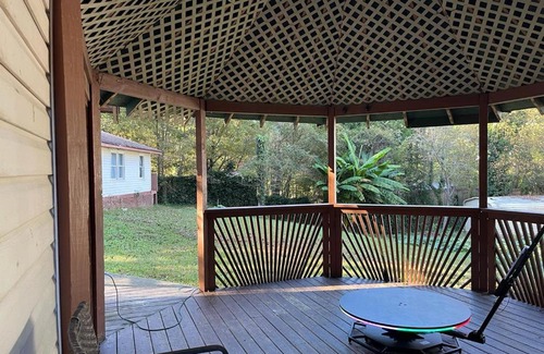 Atlanta House | 1.5 acre 5 BR Home 10 min from Buckhead!