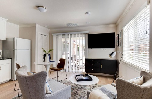 West San Jose Apartment | 1.6 miles to apple office in Cupertino.