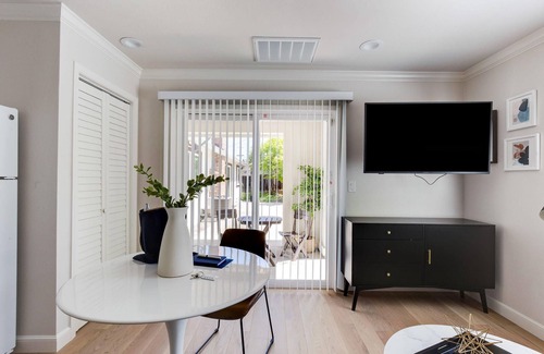 West San Jose Apartment | 1.6 miles to apple office in Cupertino.